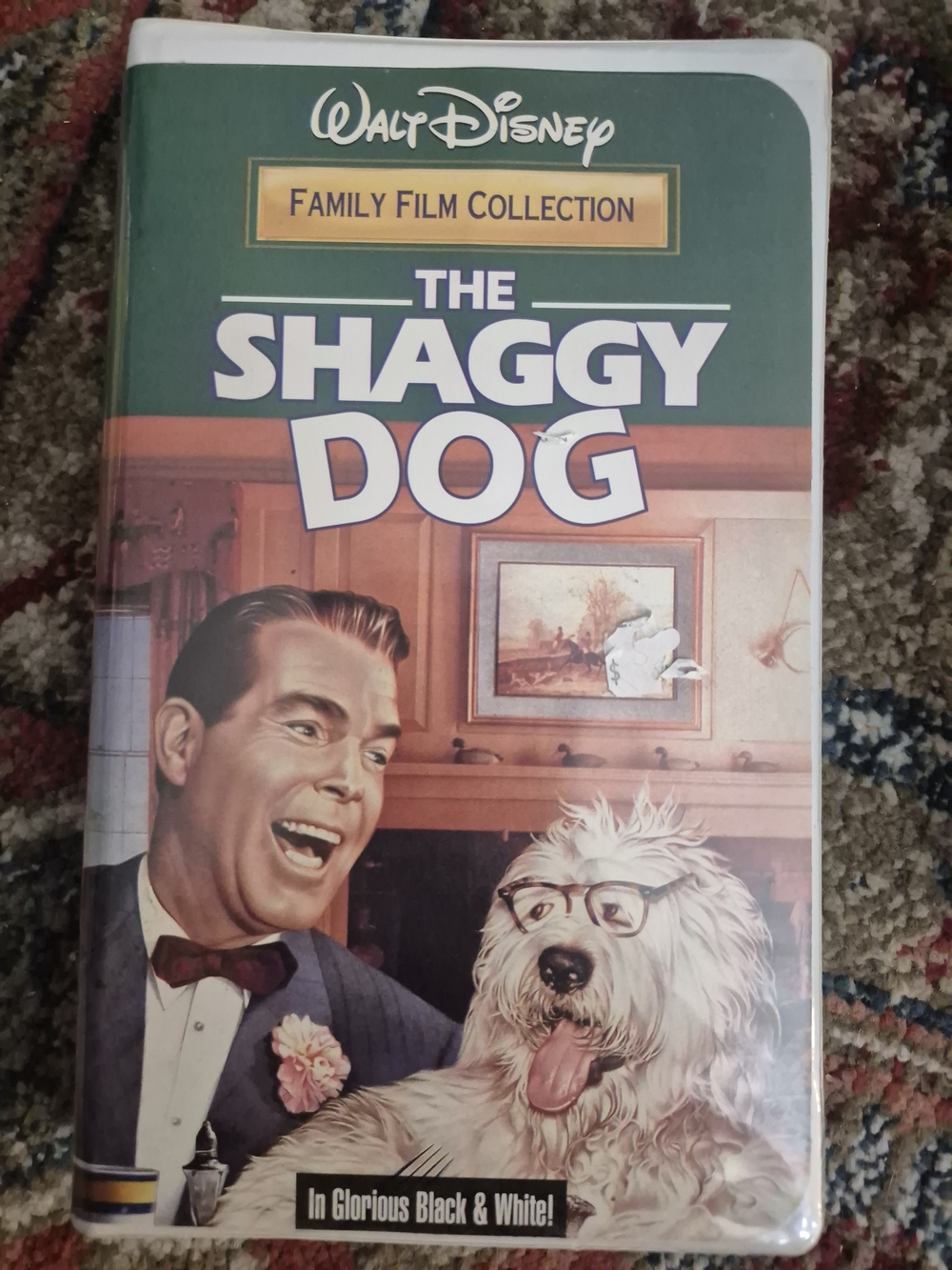 Disney The Shaggy Dog - Green, White, Brown Artwork
